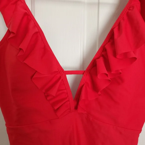 Cupshe NWT Red Ruffled One Piece - Picture 2 of 5
